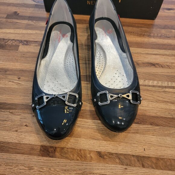 IOB Marc Joseph Park Ave Flat in Navy Glaze Leather - Picture 3 of 14